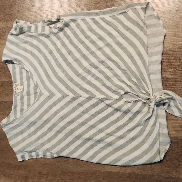 Faith and Joy Short Sleeve Womens Top Size L - Picture 1 of 4